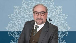 همایون کاتوزیان تاریخنگار و نظریهپرداز جامعه کوتاهمدت ایران